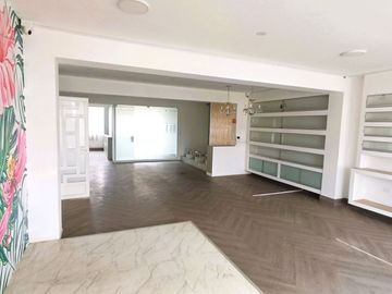 VENDO EDIFICIO COMERCIAL 5 PISOS EN AV TRAPICHE COMAS