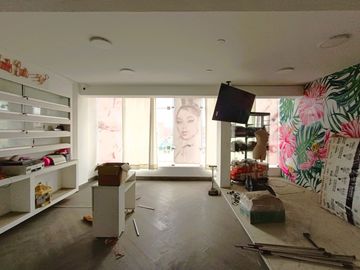VENDO EDIFICIO COMERCIAL 5 PISOS EN AV TRAPICHE COMAS