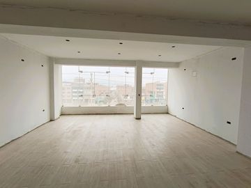 VENDO EDIFICIO COMERCIAL 5 PISOS EN AV TRAPICHE COMAS