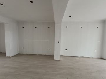 VENDO EDIFICIO COMERCIAL 5 PISOS EN AV TRAPICHE COMAS