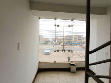 VENDO EDIFICIO COMERCIAL 5 PISOS EN AV TRAPICHE COMAS