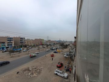 VENDO EDIFICIO COMERCIAL 5 PISOS EN AV TRAPICHE COMAS