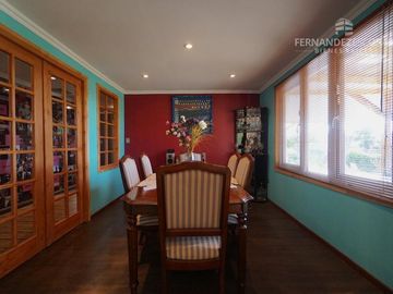 FERNANDEZ ESCOBAR VENDE CASA 4D 3B CON PISCINA - SAN ESTEBAN
