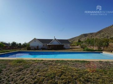 FERNANDEZ ESCOBAR VENDE CASA 4D 3B CON PISCINA - SAN ESTEBAN