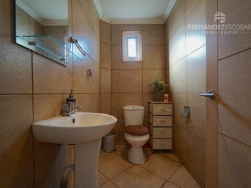 FERNANDEZ ESCOBAR VENDE CASA 4D 3B CON PISCINA - SAN ESTEBAN