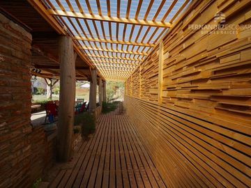 FERNANDEZ ESCOBAR VENDE CASA 4D 3B CON PISCINA - SAN ESTEBAN
