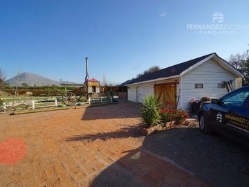 FERNANDEZ ESCOBAR VENDE CASA 4D 3B CON PISCINA - SAN ESTEBAN