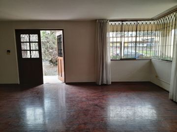 VENDO DEPARTAMENTO EN PRIMER PISO DE 192 MTS2. EN MONTES DE ORO CHACARILLA