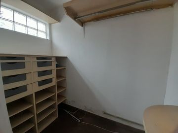 VENDO DEPARTAMENTO EN PRIMER PISO DE 192 MTS2. EN MONTES DE ORO CHACARILLA