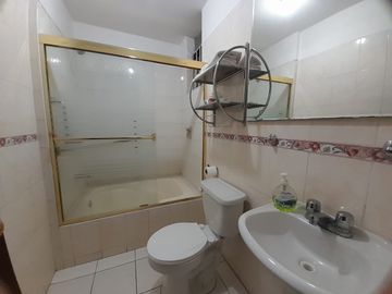 VENDO DEPARTAMENTO EN PRIMER PISO DE 192 MTS2. EN MONTES DE ORO CHACARILLA