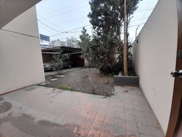 VENDO DEPARTAMENTO EN PRIMER PISO DE 192 MTS2. EN MONTES DE ORO CHACARILLA