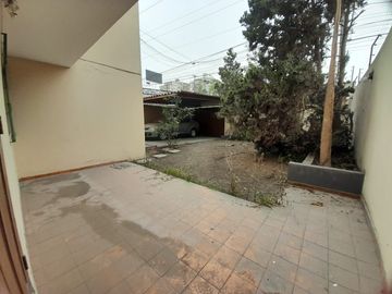 VENDO DEPARTAMENTO EN PRIMER PISO DE 192 MTS2. EN MONTES DE ORO CHACARILLA
