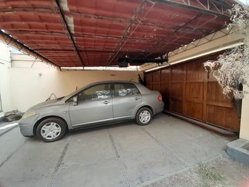 VENDO DEPARTAMENTO EN PRIMER PISO DE 192 MTS2. EN MONTES DE ORO CHACARILLA