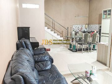 Dijual Villa di Komplek Cemara Asri Jalan Kiwi Medan