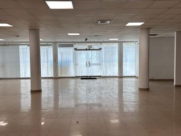 VENDO LOCAL COMERCIAL CERCADO DE LIMA