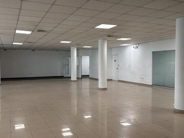 VENDO LOCAL COMERCIAL CERCADO DE LIMA