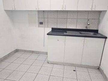 VENDO LOCAL COMERCIAL CERCADO DE LIMA