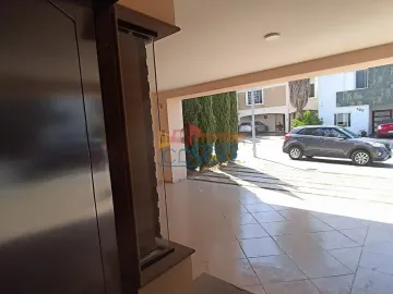 Casa en venta en privada miravalle con jardín grande