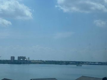 Rush Sale! 1BR Loft Seaview  in Mandani Bay, Mandaue City, Cebu. BrandNew & Move-In Ready.