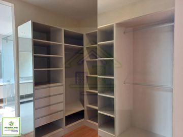 High-End Townhouse For Sale in Cubao, Quezon City.