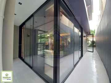 High-End Townhouse For Sale in Cubao, Quezon City.