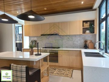 High-End Townhouse For Sale in Cubao, Quezon City.