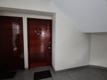 BAJO A $185,000 FLAT, URB CHAMA, SURCO.FRENTE A PARQUE, EXCELENTE ZONA RESIDENCIAL.