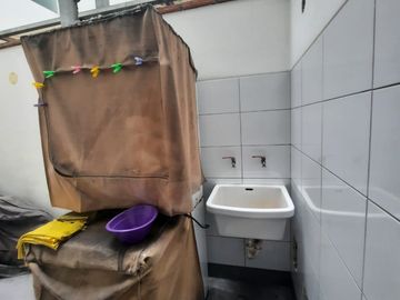 BAJO A $185,000 FLAT, URB CHAMA, SURCO.FRENTE A PARQUE, EXCELENTE ZONA RESIDENCIAL.