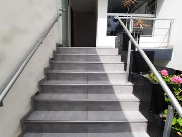 BAJO A $185,000 FLAT, URB CHAMA, SURCO.FRENTE A PARQUE, EXCELENTE ZONA RESIDENCIAL.