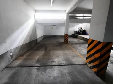 BAJO A $185,000 FLAT, URB CHAMA, SURCO.FRENTE A PARQUE, EXCELENTE ZONA RESIDENCIAL.
