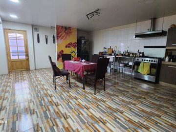 Se vende comoda y amplia propiedad en curico