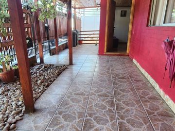 Se vende comoda y amplia propiedad en curico