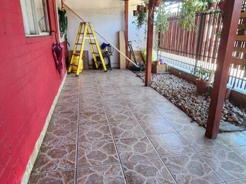 Se vende comoda y amplia propiedad en curico