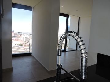 VENTA DE DEPARTAMENTO EN KOLORIA CENTRO SUR, VISTA PANORAMICA, AMENIDADES