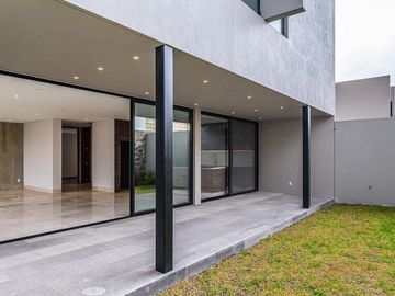 Casa en Venta en Querétaro, Lomas del Campanario Norte con acabados lujosos