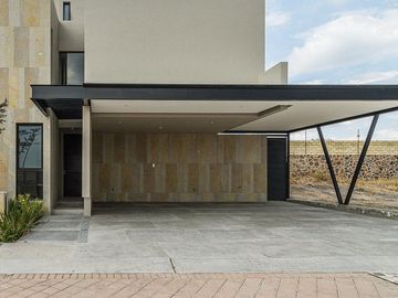 Casa en Venta en Querétaro, Lomas del Campanario Norte con acabados lujosos