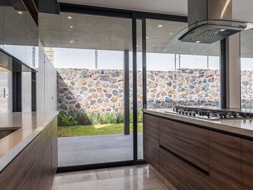 Casa en Venta en Querétaro, Lomas del Campanario Norte con acabados lujosos