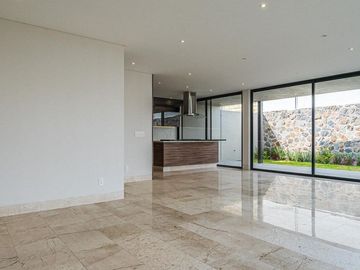 Casa en Venta en Querétaro, Lomas del Campanario Norte con acabados lujosos