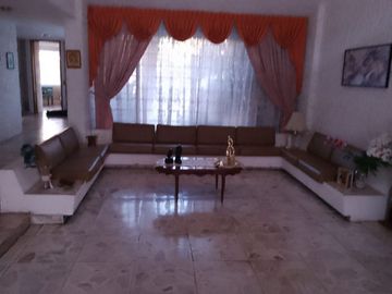 CASA EN VENTA CALLE TURIN, ITALIA PROVIDENCIA