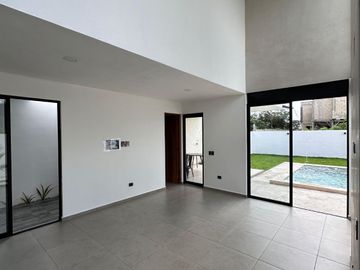 CASA EN PRIVADA RESIDENCIAL CONKAL • YUCATÁN