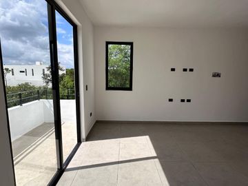CASA EN PRIVADA RESIDENCIAL CONKAL • YUCATÁN