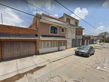 CASA EN VENTA EN LAS BUGAMBILIAS, LEON-GTO