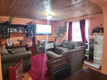 CASA CON GRAN ESPACIO EN BARRIO TRANQUILO