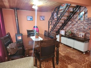 CASA CON GRAN ESPACIO EN BARRIO TRANQUILO