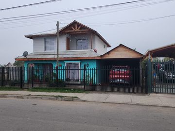 CASA CON GRAN ESPACIO EN BARRIO TRANQUILO