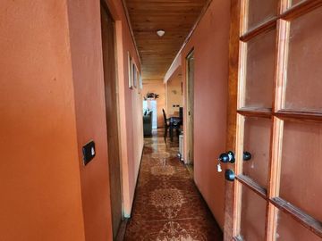 CASA CON GRAN ESPACIO EN BARRIO TRANQUILO