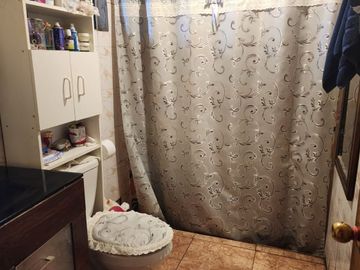 CASA CON GRAN ESPACIO EN BARRIO TRANQUILO