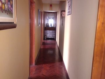 ESPECTACULAR DEPARTAMENTO CON UNA LINDA VISTA DE LIMA. SE VENDE POR VIAJE,