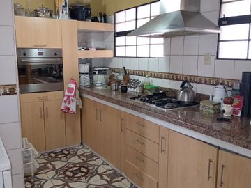 ESPECTACULAR DEPARTAMENTO CON UNA LINDA VISTA DE LIMA. SE VENDE POR VIAJE,
