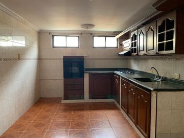 VENDO HERMOSA CASA EN CONDOMINIO AL SUR DE CALI EN EL BARRIO MELÉNDEZ